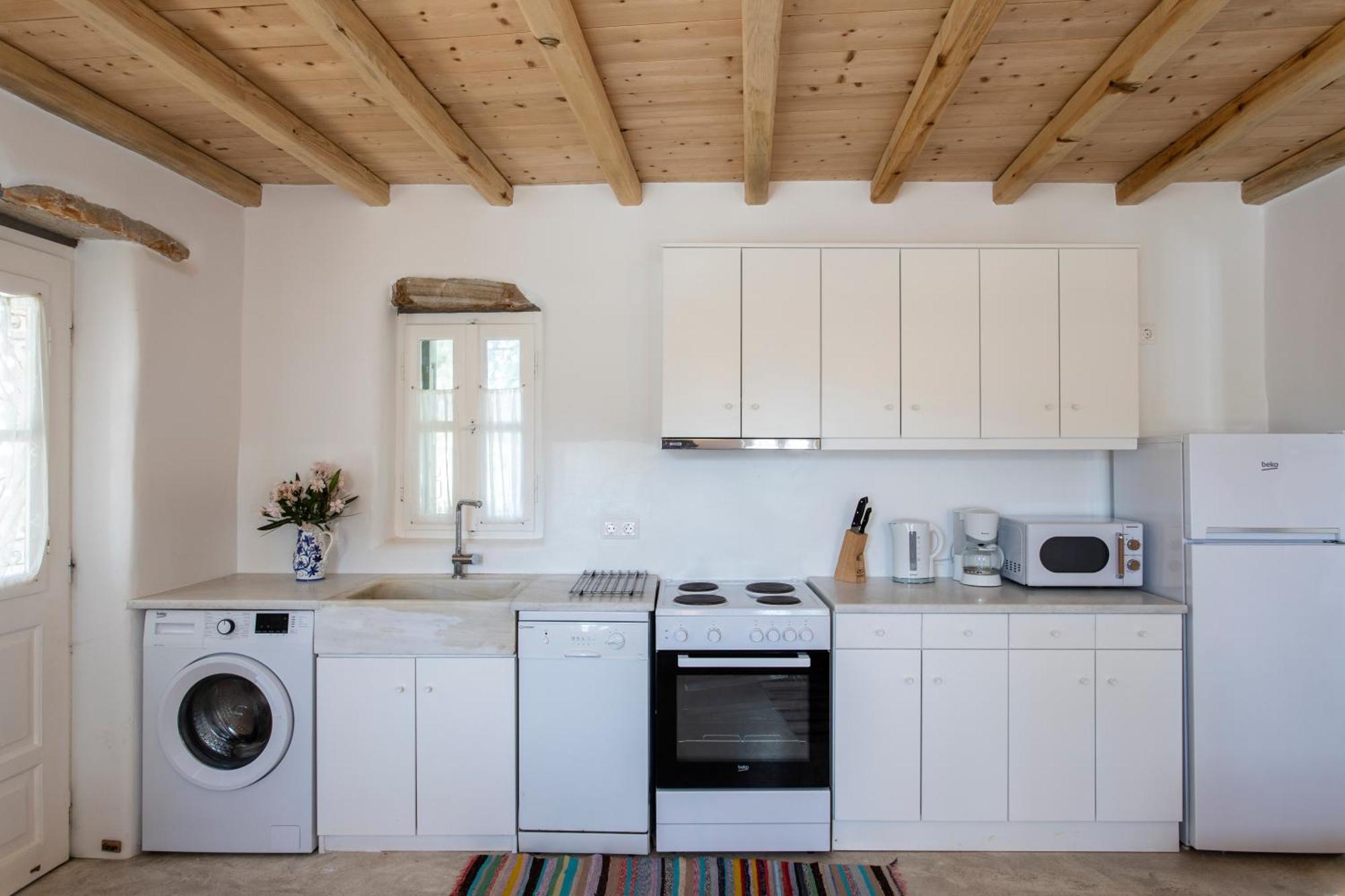 K Homes-Family Stone Suite Tinos Bagian luar foto