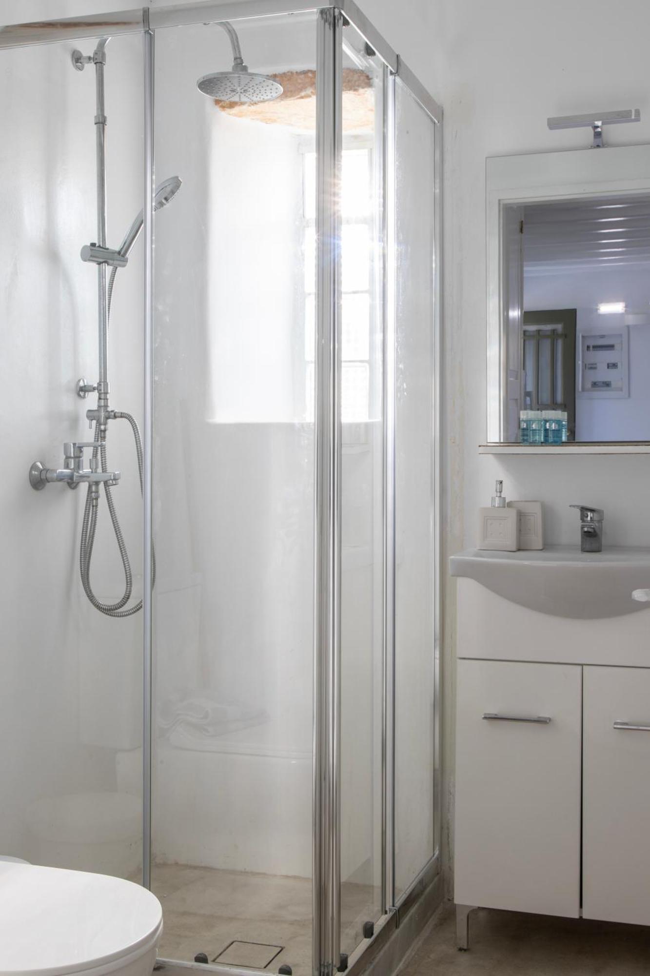K Homes-Family Stone Suite Tinos Bagian luar foto