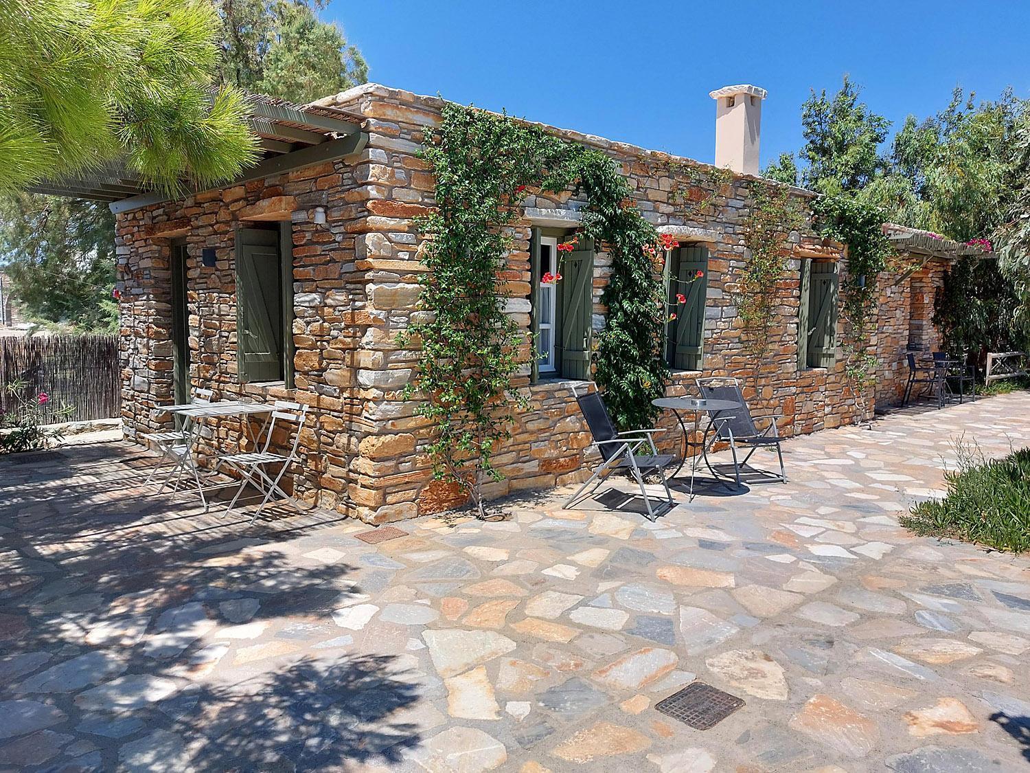 K Homes-Family Stone Suite Tinos Bagian luar foto
