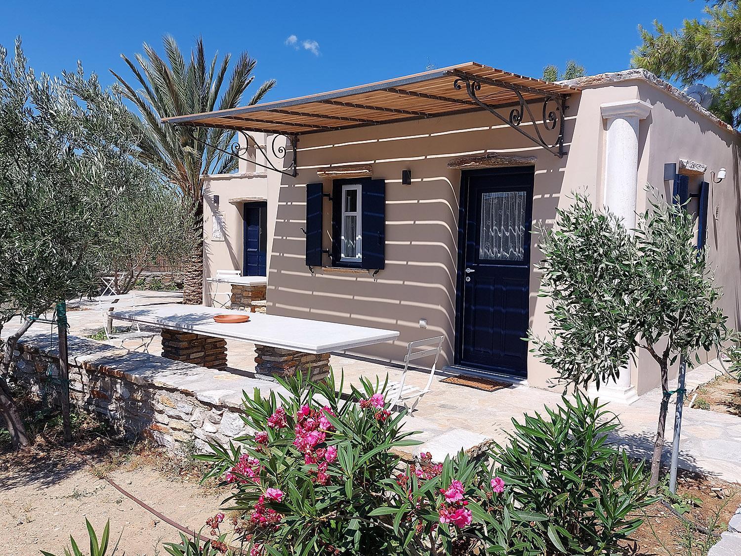 K Homes-Family Stone Suite Tinos Bagian luar foto